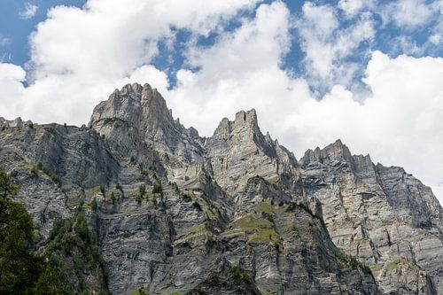 Bergwand met Daubenhorn