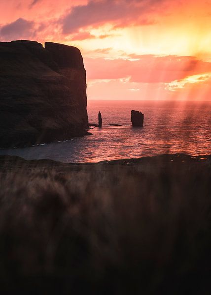 Zonsondergang op de Faeröereilanden par Mitchell Routs