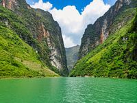 river between the mountains