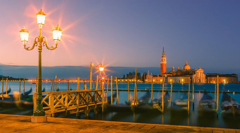 Zonsopkomst San Marcoplein, Venetië, Italië van Henk Meijer Photography