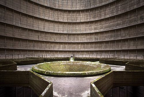 Tour de refroidissement abandonnée.