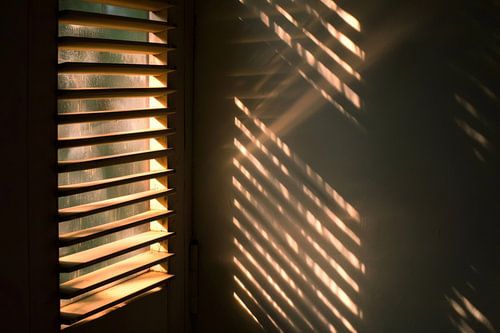 Ombre du soleil - jeu de rayons lumineux
