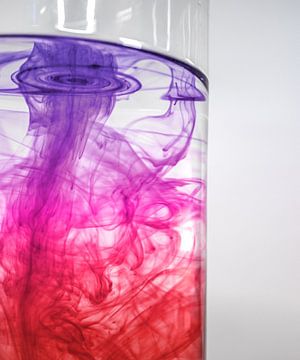Kleur lost op in water van Mixed media vector arts