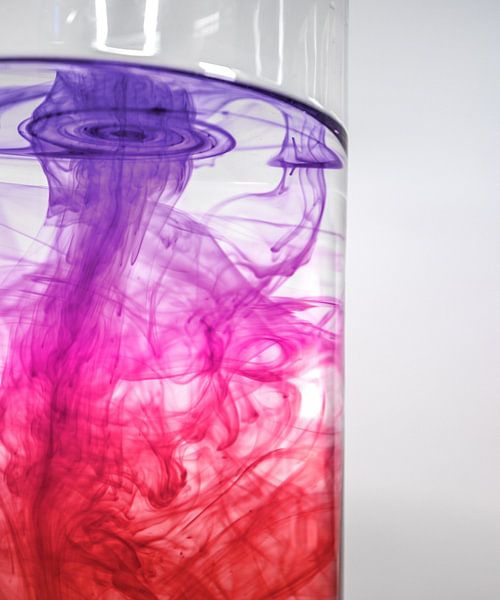 Farbe löst sich in Wasser auf von Mixed media vector arts
