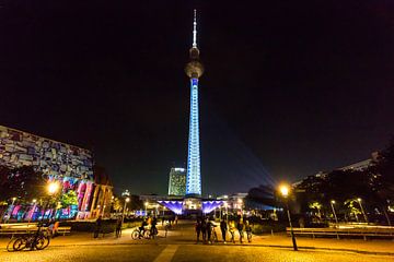 Fernsehturm Berlin mit besonderer Beleuchtung