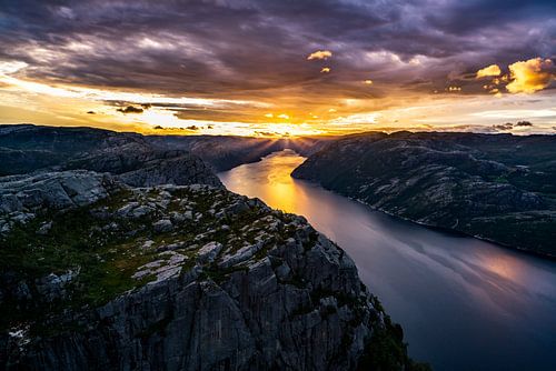 Lever du soleil à Preikestolen