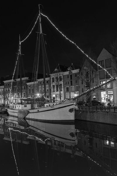 Zeilschip 'Mars' aan de Hoge der A in Groningen van Harry Kors