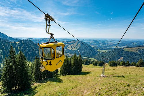 De Hochgratbahn met Oberstaufen op de achtergrond