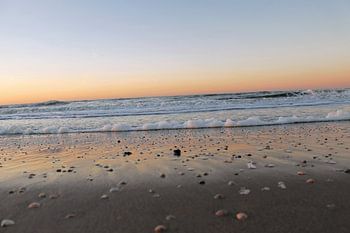 Sonne und Strand bei Sonnenuntergang