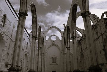Carmo-Kloster in Lissabon von Studio Iwan