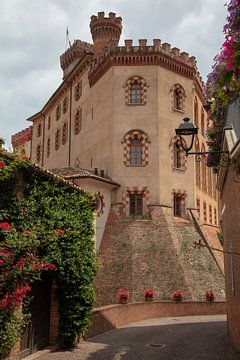 Fort-huis in Monforte de Alba in Piemont Italie