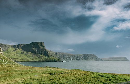 Neist Point op het Isle of Skye in Groot-Brittannië. Panorama klif. Schotland Hooglanden!