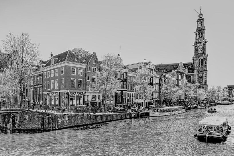 De Prinsengracht in Amsterdam met de Westertoren als zwart wit ets van Robert Jan Smit