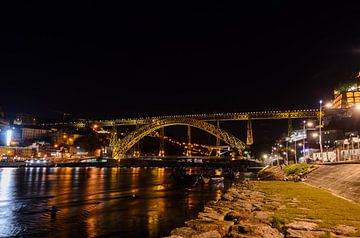 Avond bij de Louis I brug in Porto van Jurgen Hermse