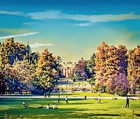 Sonniger Tag im Sempione Park Mailand Italien