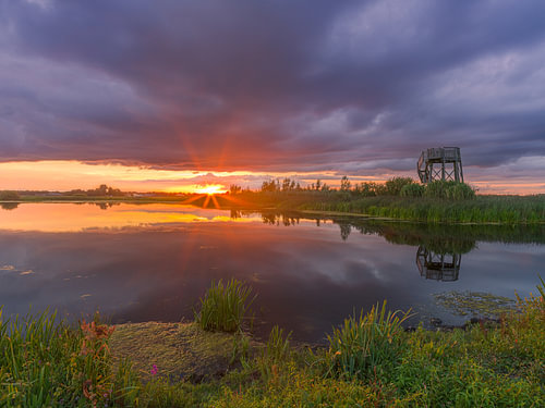 Zonsondergang in de Duurswold Westerpolder, Kolham, Groningen van Henk Meijer Fotografie
