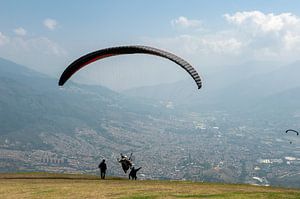 Parapente in Medellin van Richard Wareham