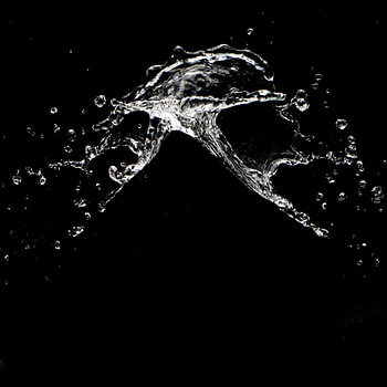 L'eau vole dans l'air