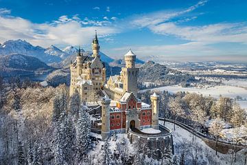 Schloss Neuschwanstein in Deutschland an einem Wintertag von Michael Abid