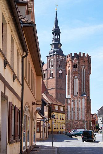 De heilige Stephan en de uilentoren in de oude binnenstad van Tangermünde