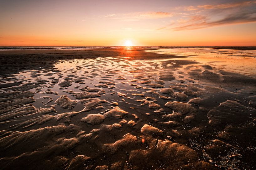 Schönes Licht am Strand bei Ebbe von Bob Daalder