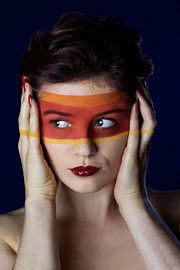 De gemaskerde vrouw – Fine Art Portretfotografie van Iris Kelly Kuntkes