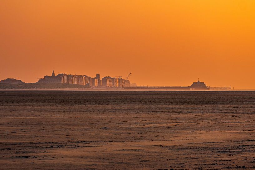 Sunset in Blankenberge by Lisa Dumon