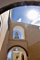Arches et tours Santorin