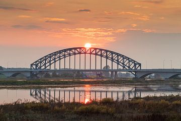 Sonnenuntergang IJsselbrücke Zwolle von Meindert Marinus