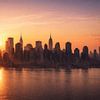 Skyline de New York au coucher du soleil – Lumière dorée sur l'horizon de Manhattan sur Design Wall Arts