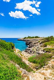 Leuchtturm auf der Insel Mallorca, schöne Küste von Porto Cristo von Alex Winter