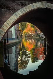 Vollersbrug over the Oudegracht in Utrecht in autumn by André Blom Fotografie Utrecht