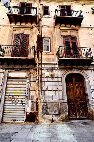 Maison sicilienne abandonnée à Palerme par Silva Wischeropp