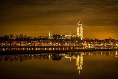 Skyline Deventer bij avond