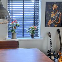 Klantfoto: Vrouw met gitaar in warm zonlicht van Steinfox Art, op canvas