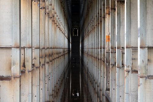 Eine verlassene Fabrikhalle