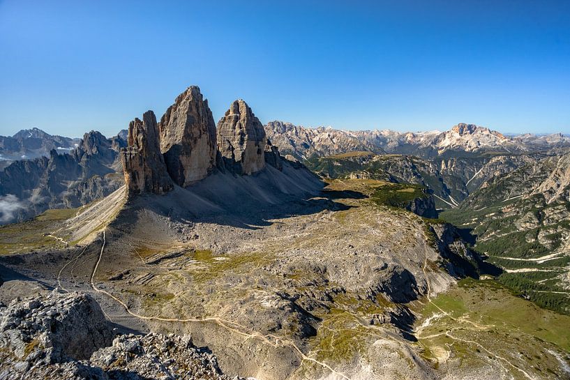 Uitzicht op de drie pieken vanaf Monte Paterno van Leo Schindzielorz