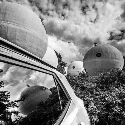 Sphere houses by Lieke Doorenbosch