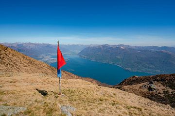 Uitzicht op het Lago Maggiore vanaf de Monte Limidario van Leo Schindzielorz