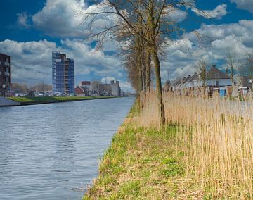 Rust aan de Zuid-Willemsvaart kanaal in Weert van Jolanda de Jong-Jansen