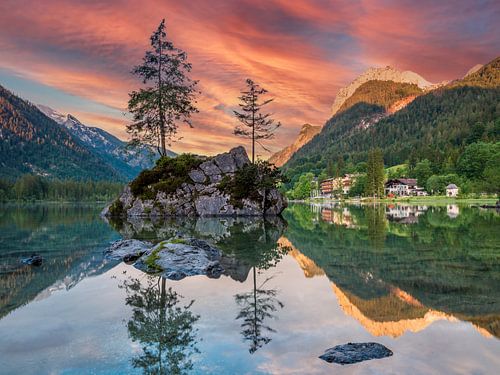 Zonsopgang bij Hintersee Ramsau Duitsland
