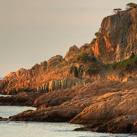 Kust van Costa Brava, bij Sant Feliu de Guixols van Rens Kromhout