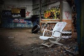 Verlaten garage by JMD Fotografie