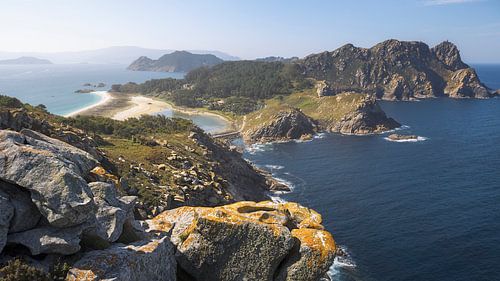 Luftaufnahme der atemberaubenden Landschaft im Naturpark der Cies-Inseln