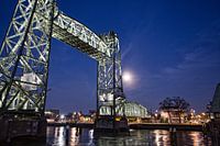 Lift bridge
