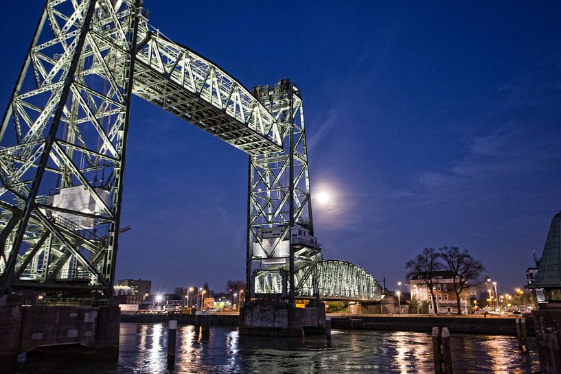 Lift bridge by Jaap Wakker