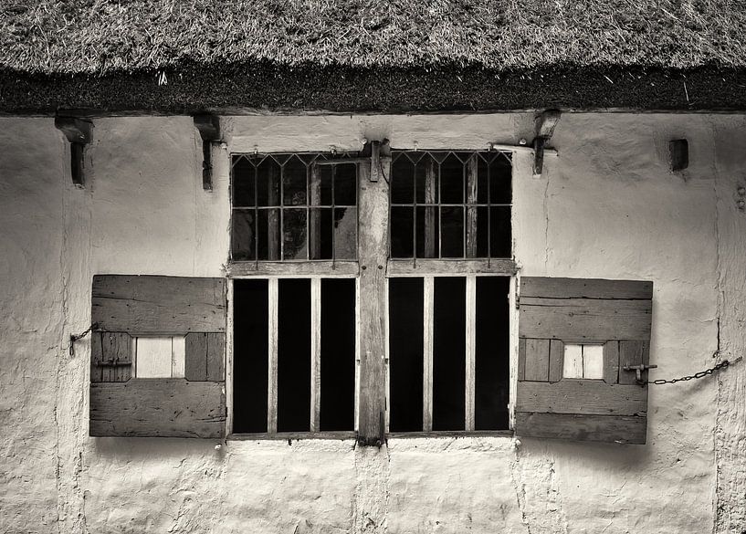 Fenêtre avec volets par MMFoto