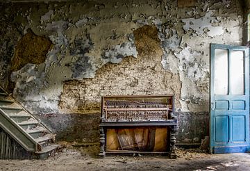 My old piano by Inge Wiedijk