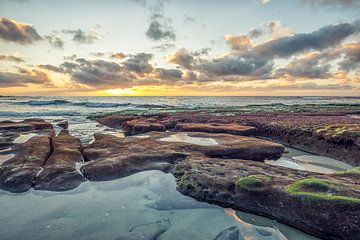Wipeout Beach Rocks Sonnenuntergang von Joseph S Giacalone Photography
