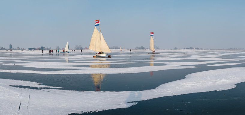 IJszeilen op de Gouwzee, Monnickendam,  Noord-Holland, van Rene van der Meer